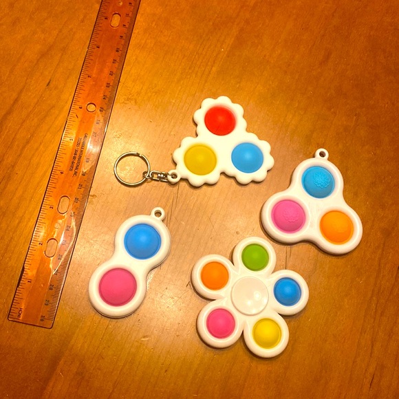Bundle of 4 fidget toys - Picture 1 of 6